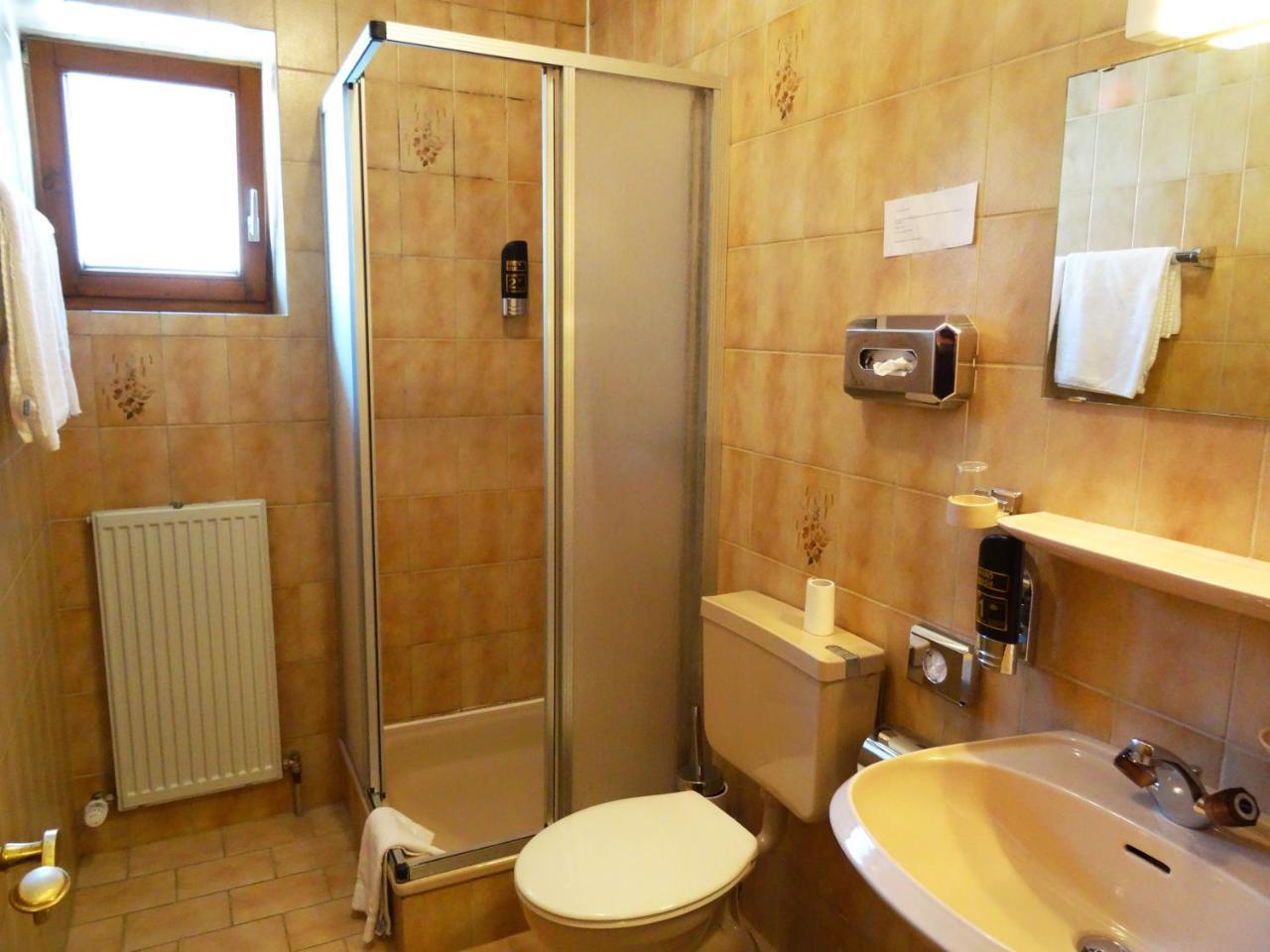 Hotel Gasthof Forelle Siegsdorf Ngoại thất bức ảnh